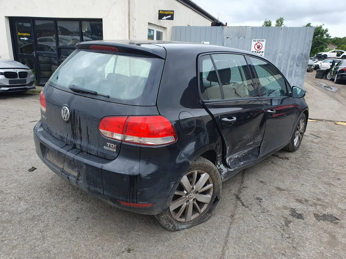 10 VOLKSWAGEN GOLF  1.6 TDI (CAY) FOR BREAKING - Image 3