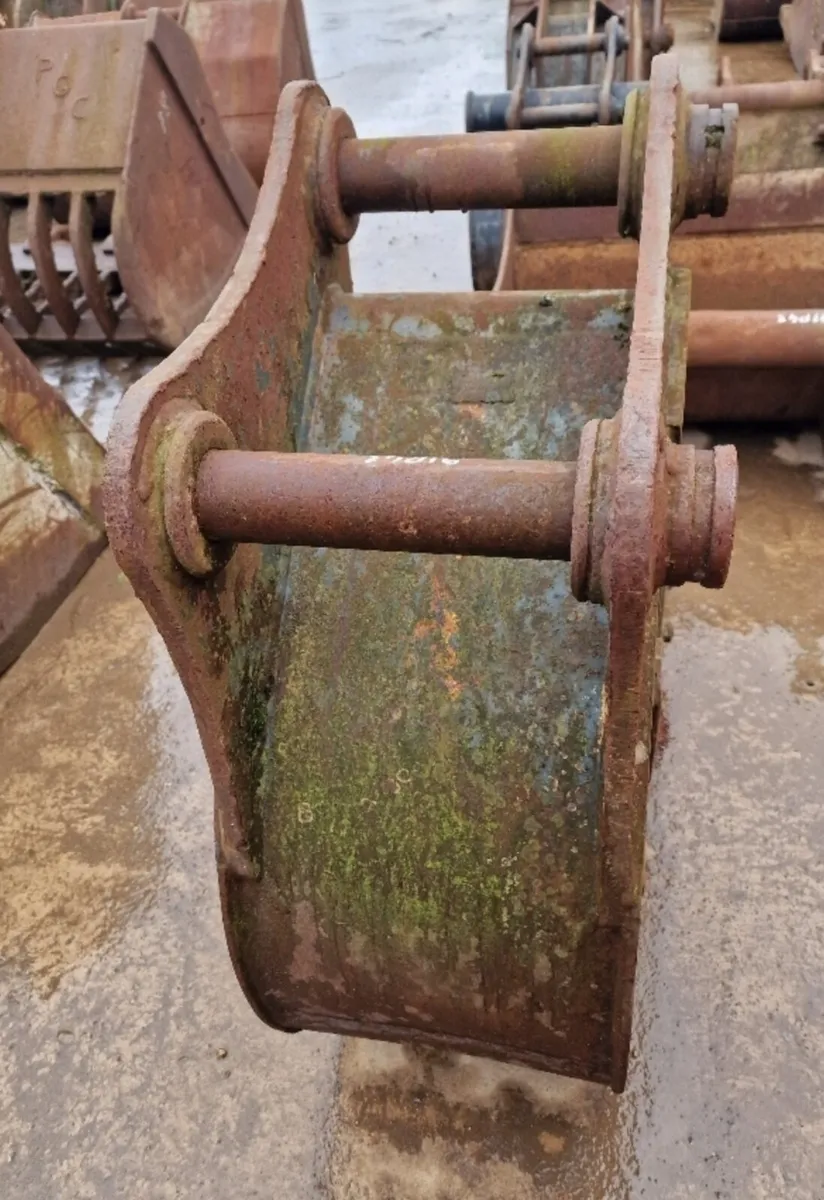 16" Digging Bucket 65mm Pins - Image 4