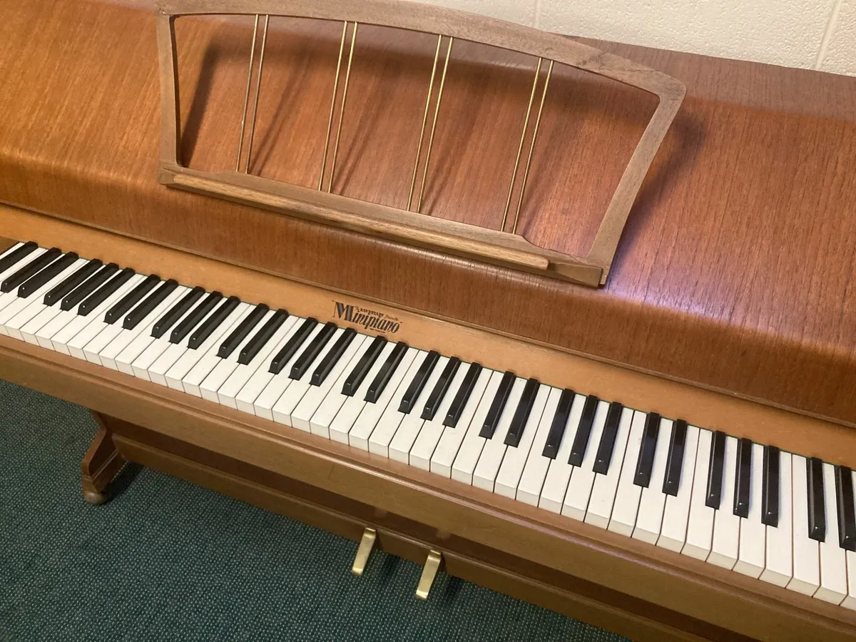 Eavestaff Piano - Can Deliver - €590 - Image 4