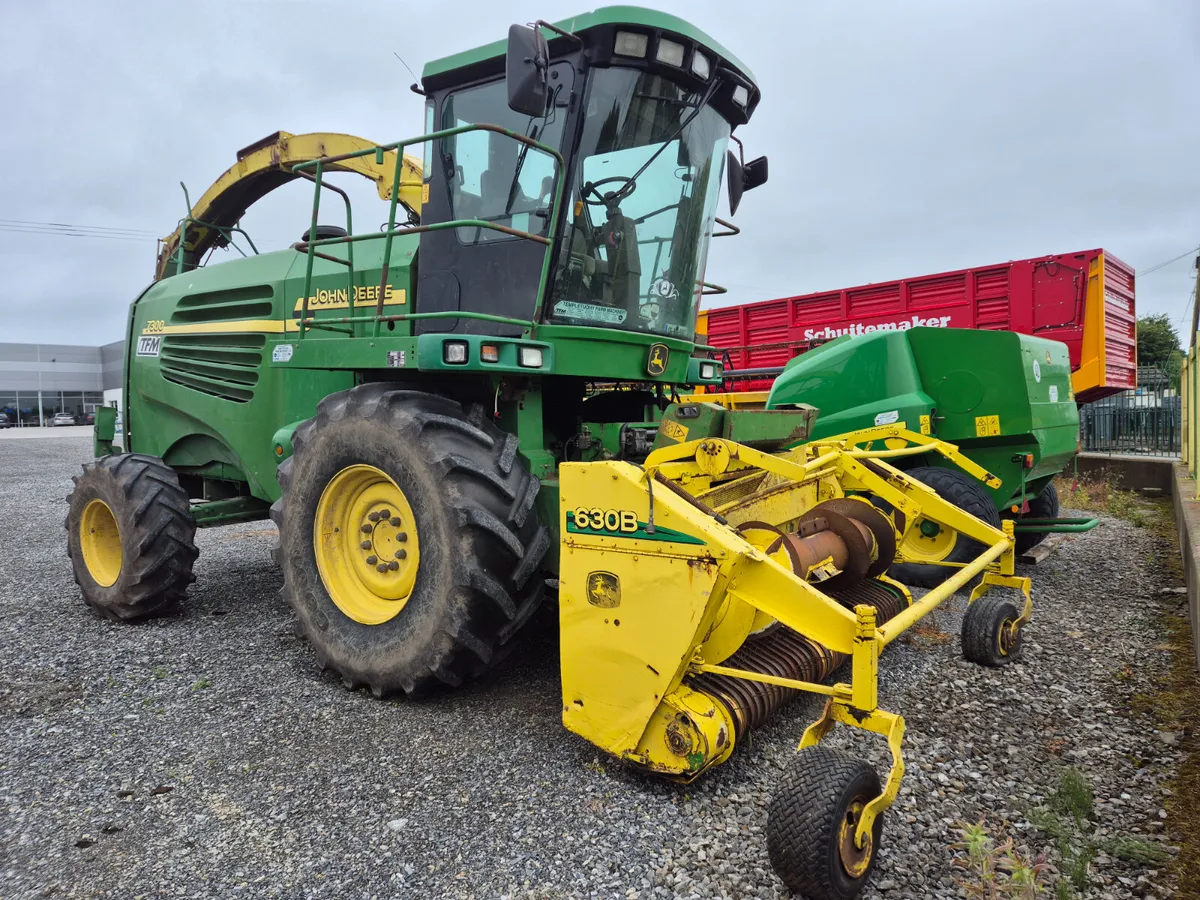John Deere 7300 2006 - Image 1