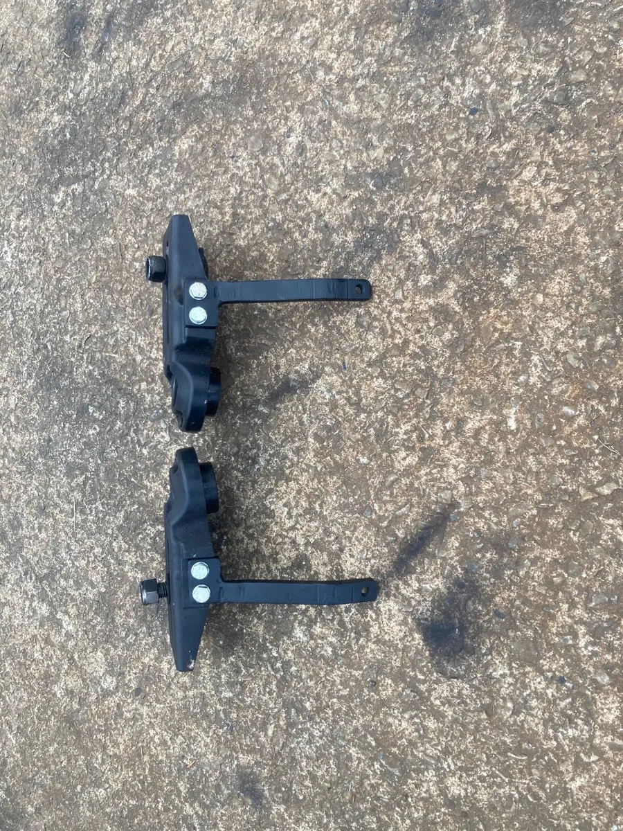 SWIVEL FRONT MUDGUARD BRACKETS - Image 3