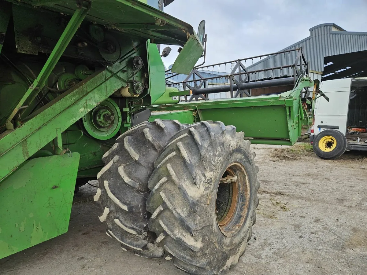 Combine harvester - Image 2