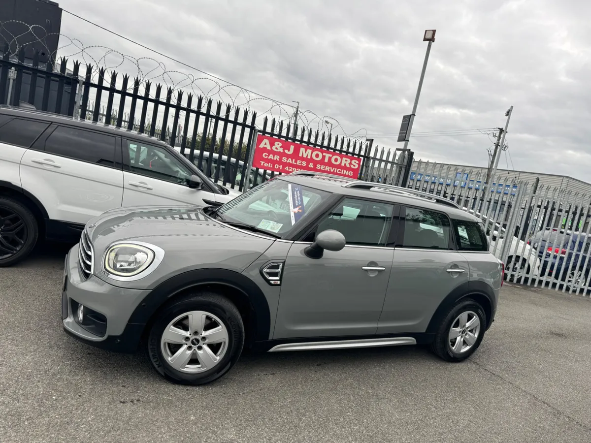 19 Mini Countryman Diesel Automatic - Image 3