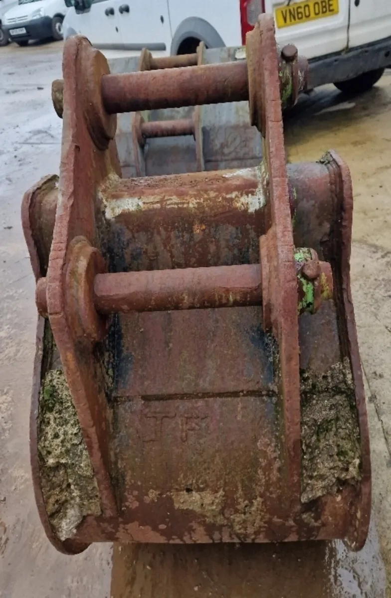 2ft Digging Bucket 65mm Pins - Image 4