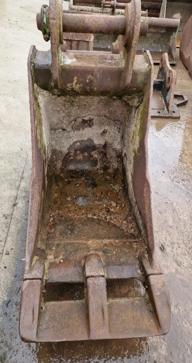 2ft Digging Bucket 65mm Pins - Image 3