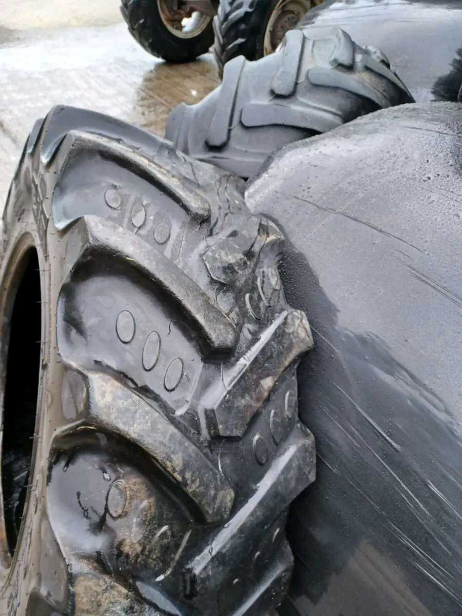 Front tyres - Image 2