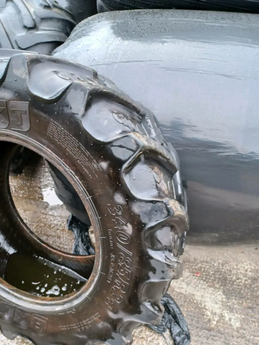 Front tyres - Image 3