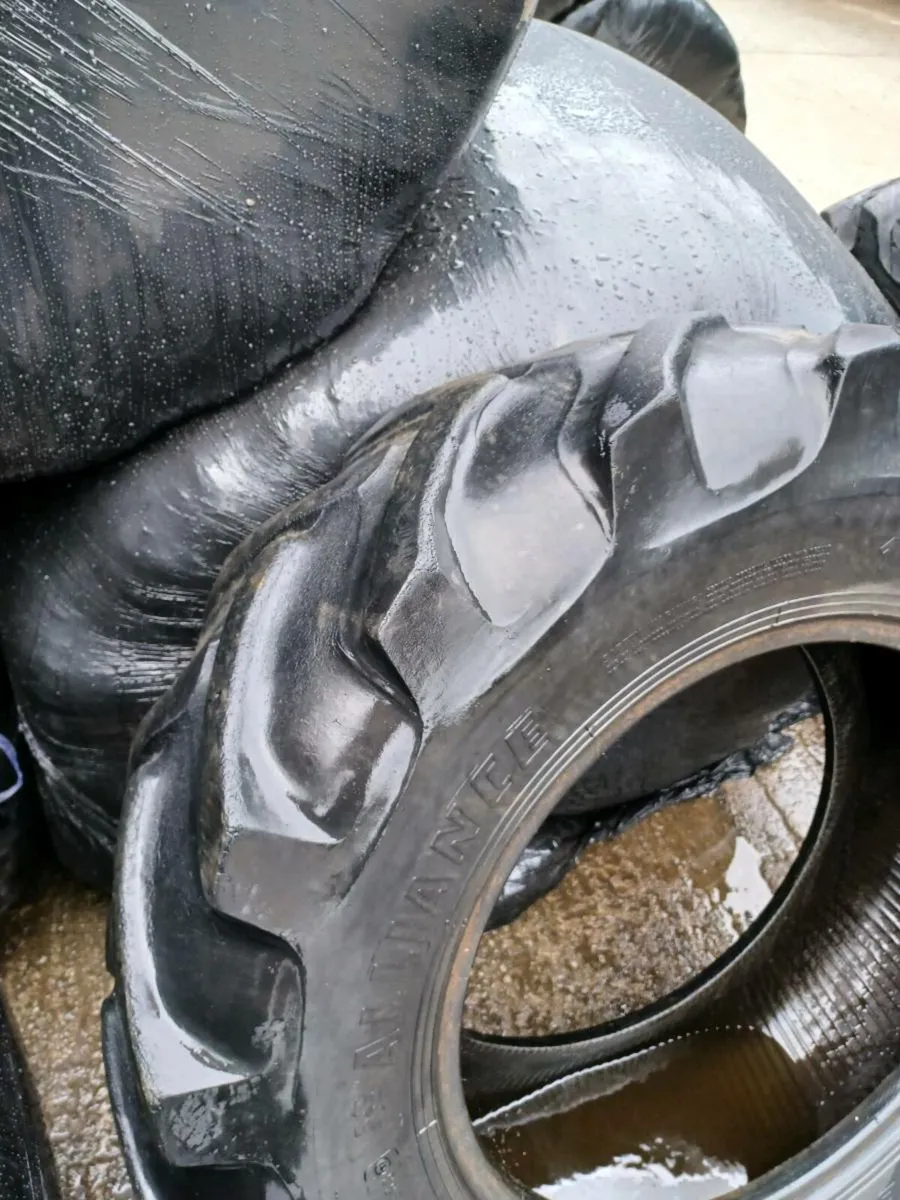 Front tyres - Image 4