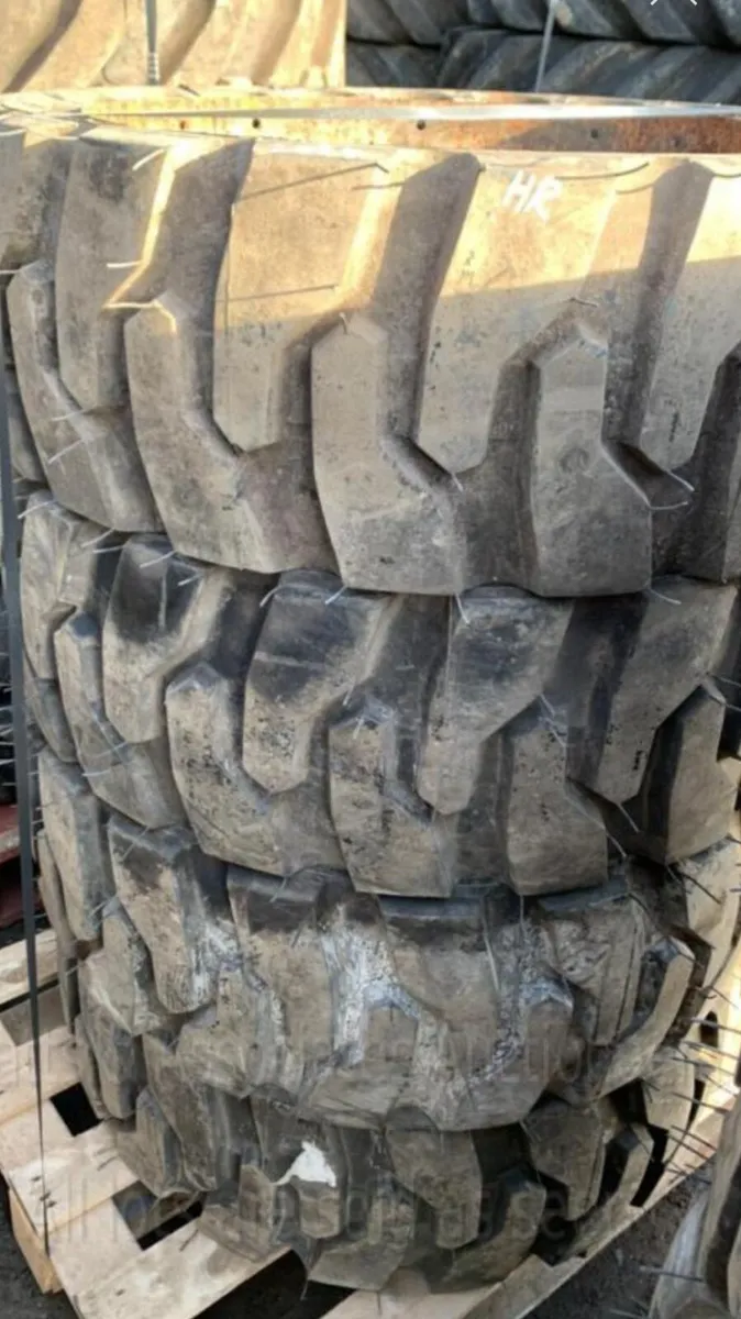 4 X AIR BOSS 12 12.5 18 SOLID TYRES - Image 2