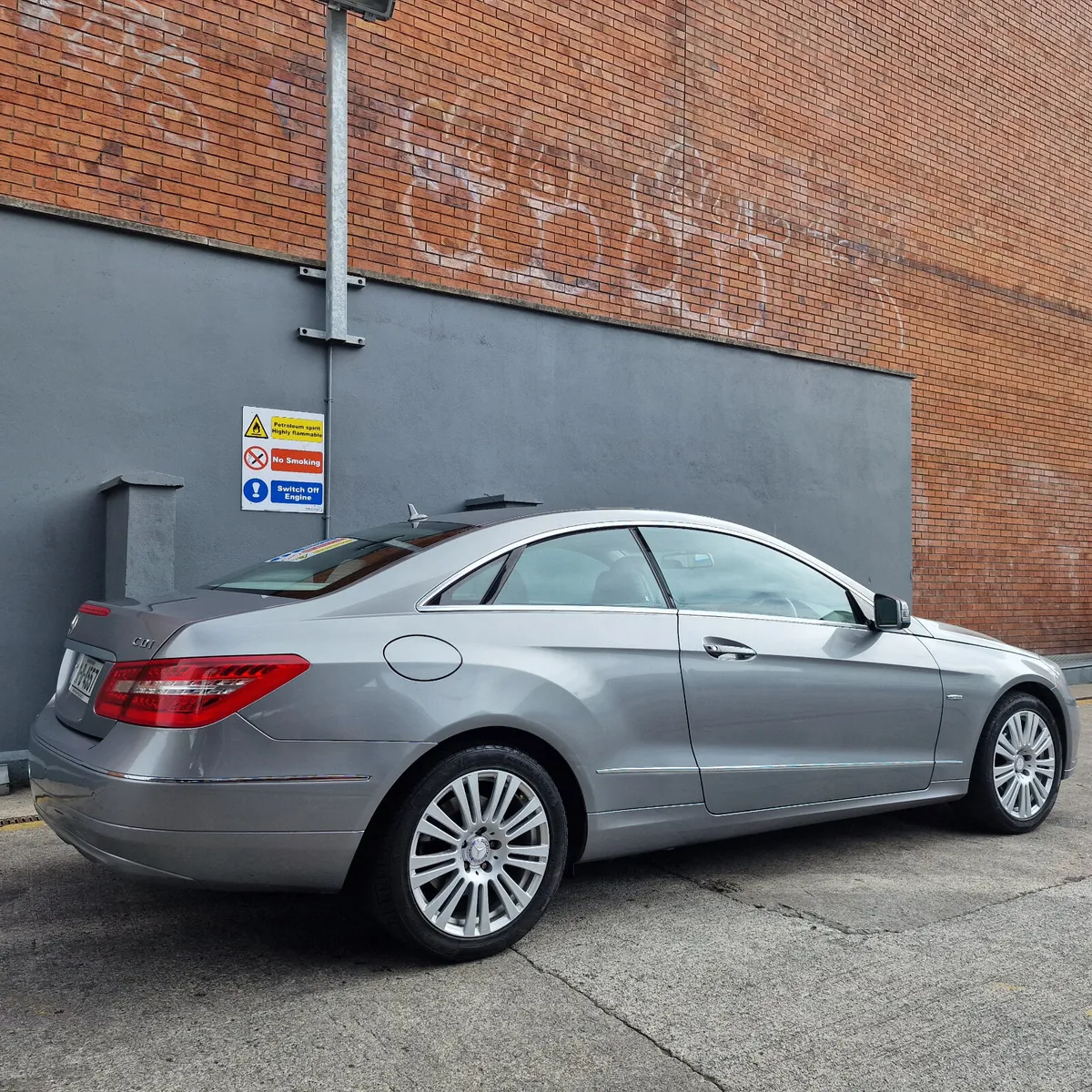 Mercedes-Benz E-Class 2011 Automatic - Image 2