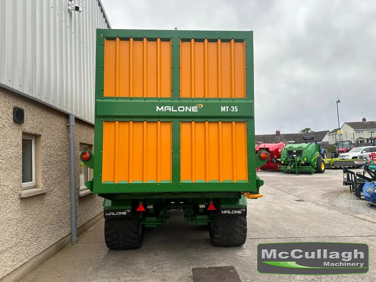 2017 Malone MT35 Silage Wagon - Image 2