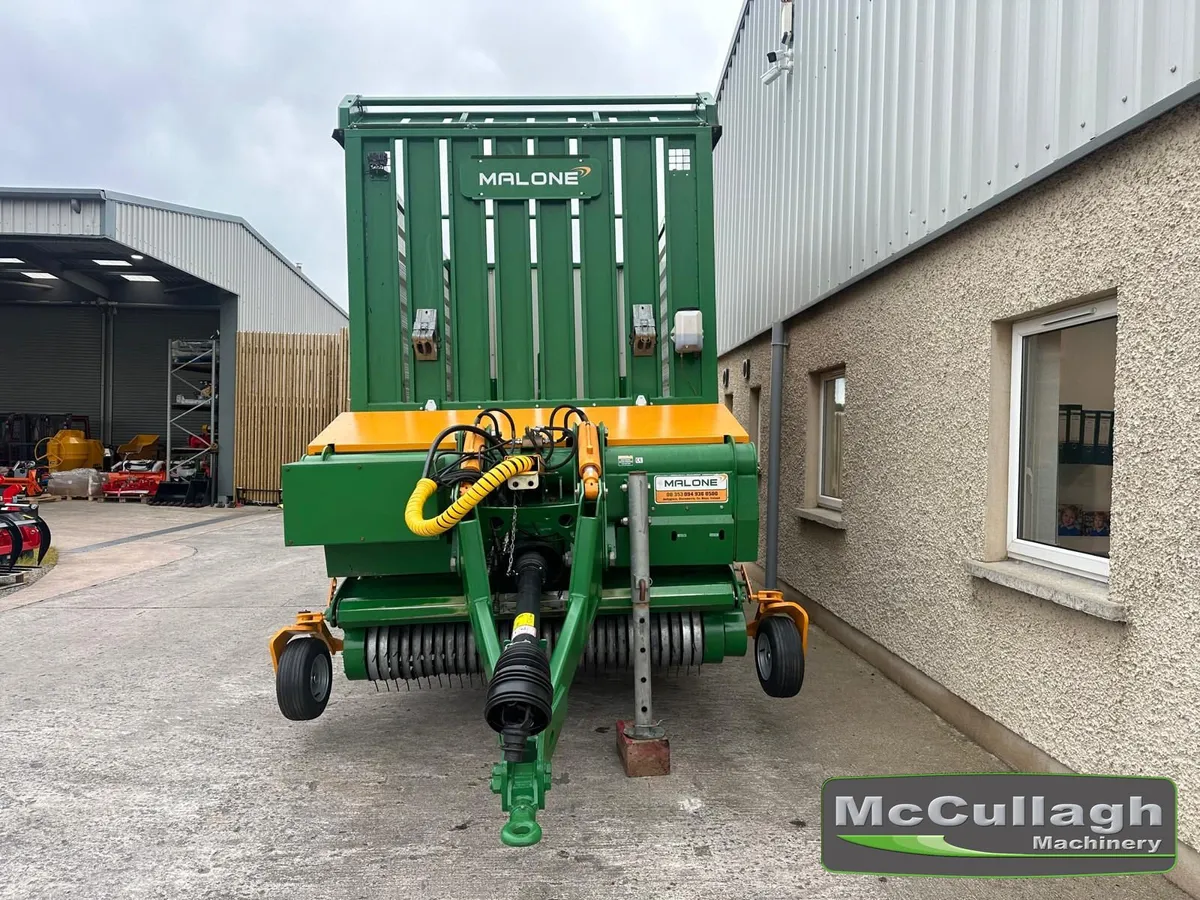 2017 Malone MT35 Silage Wagon - Image 4