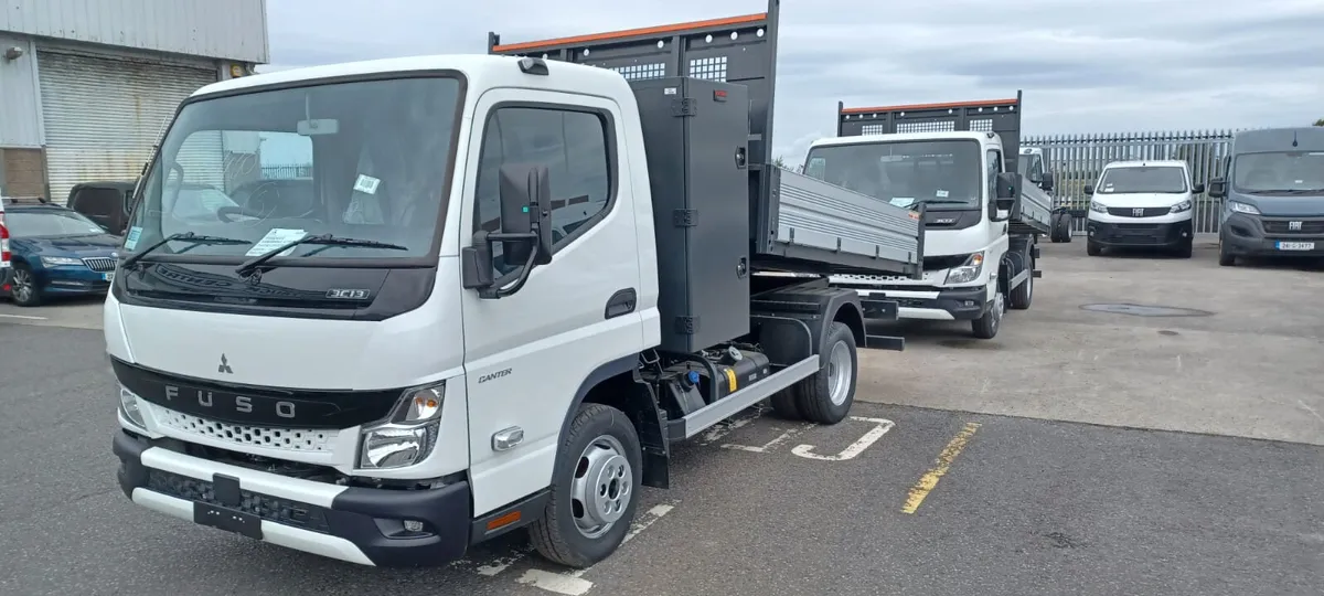 Mitsubishi Fuso/Canter Tipper with Toolbox 3.5ton - Image 3