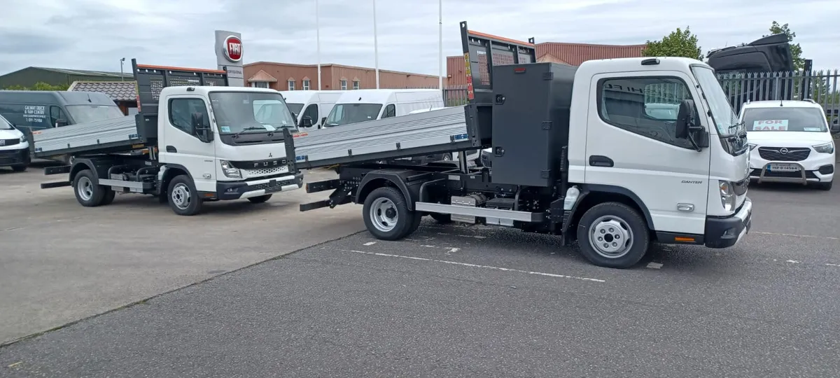 Mitsubishi Fuso/Canter Tipper with Toolbox 3.5ton - Image 4