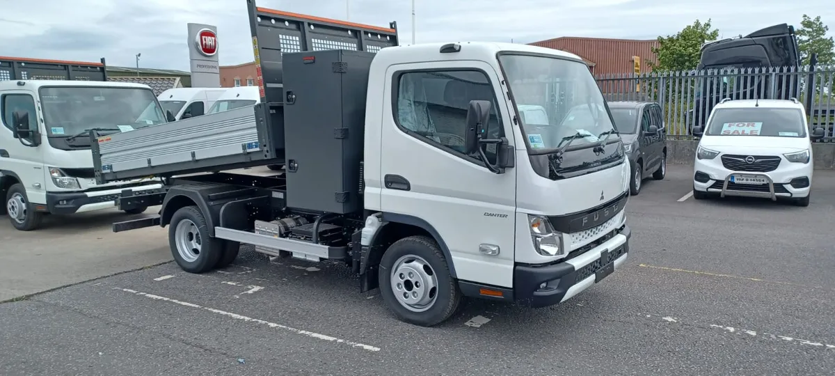 Mitsubishi Fuso/Canter Tipper with Toolbox 3.5ton - Image 1