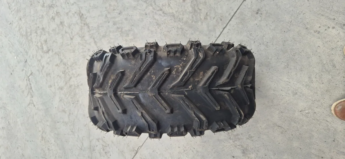 W207 Quad Tyres - Image 3