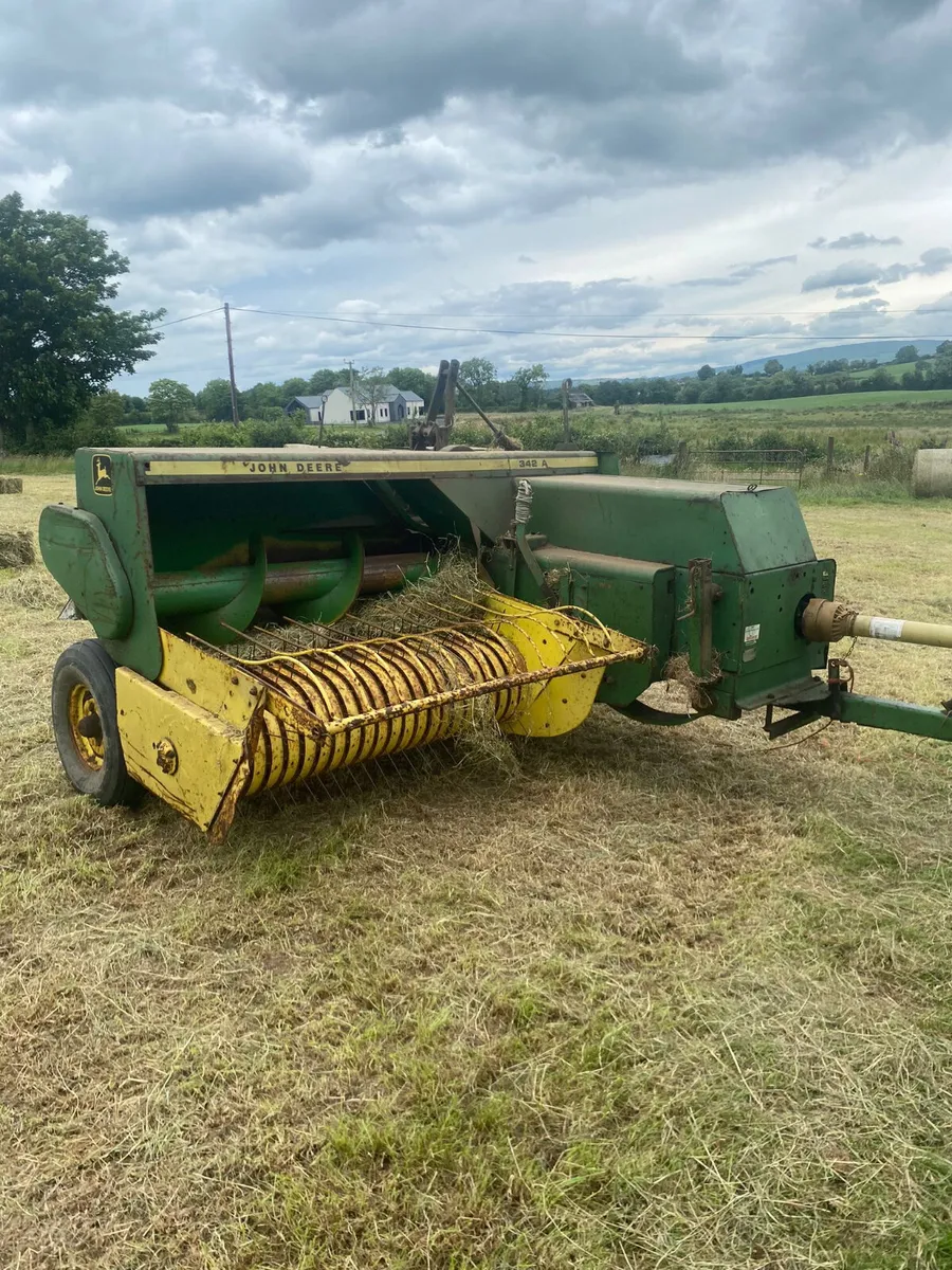 John Deere 342A square baler - Image 1