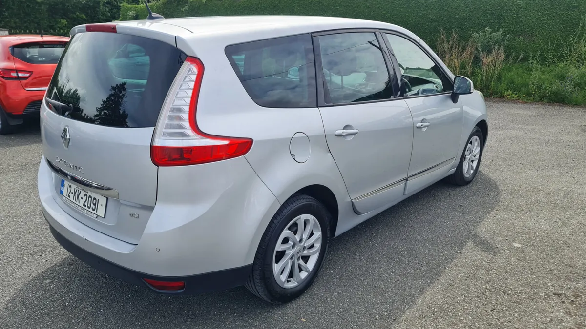 12 Renault Grand Scenic 1.5 Dci Dynamique Tom tom - Image 2