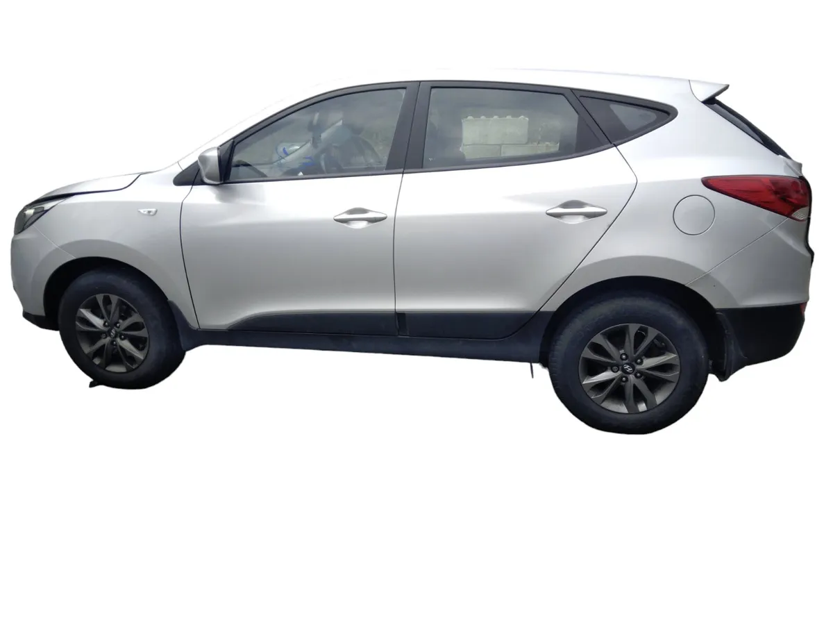 2015 HYUNDAI IX35 For Breaking/Dismantling - Image 2