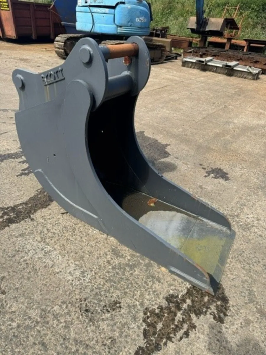 600mm Scandi Style digging bucket to suit 20t - Image 1