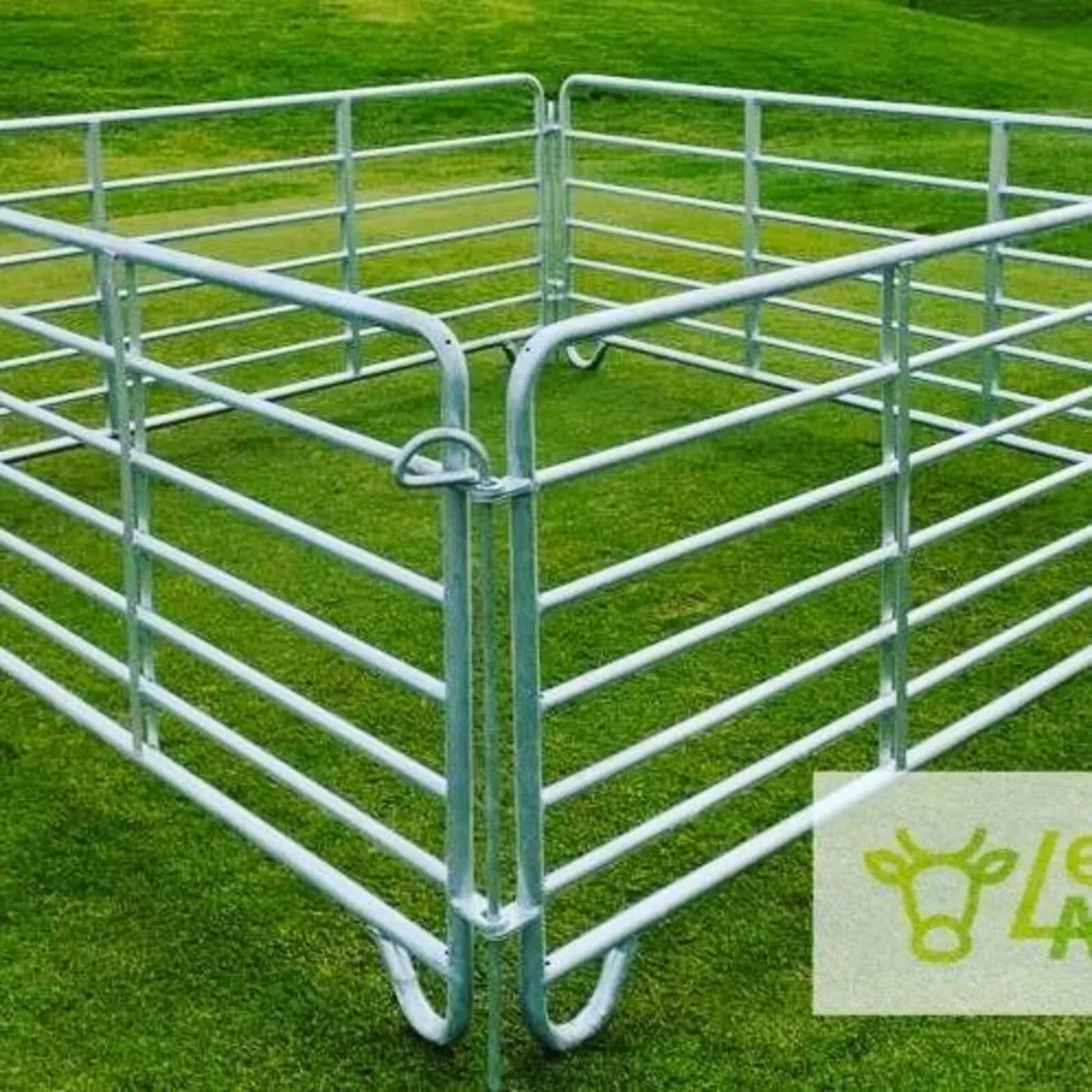 10ft sheep hurdles and sleigh type hurdles - Image 1