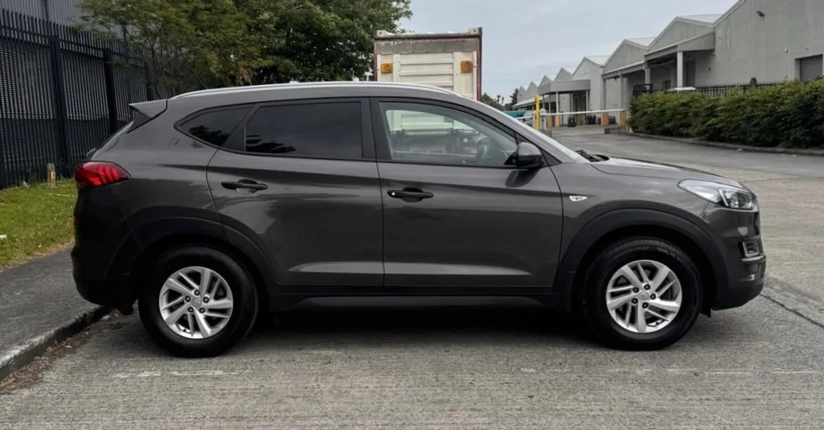 2019 Hyundai Tucson Commercial - Image 3