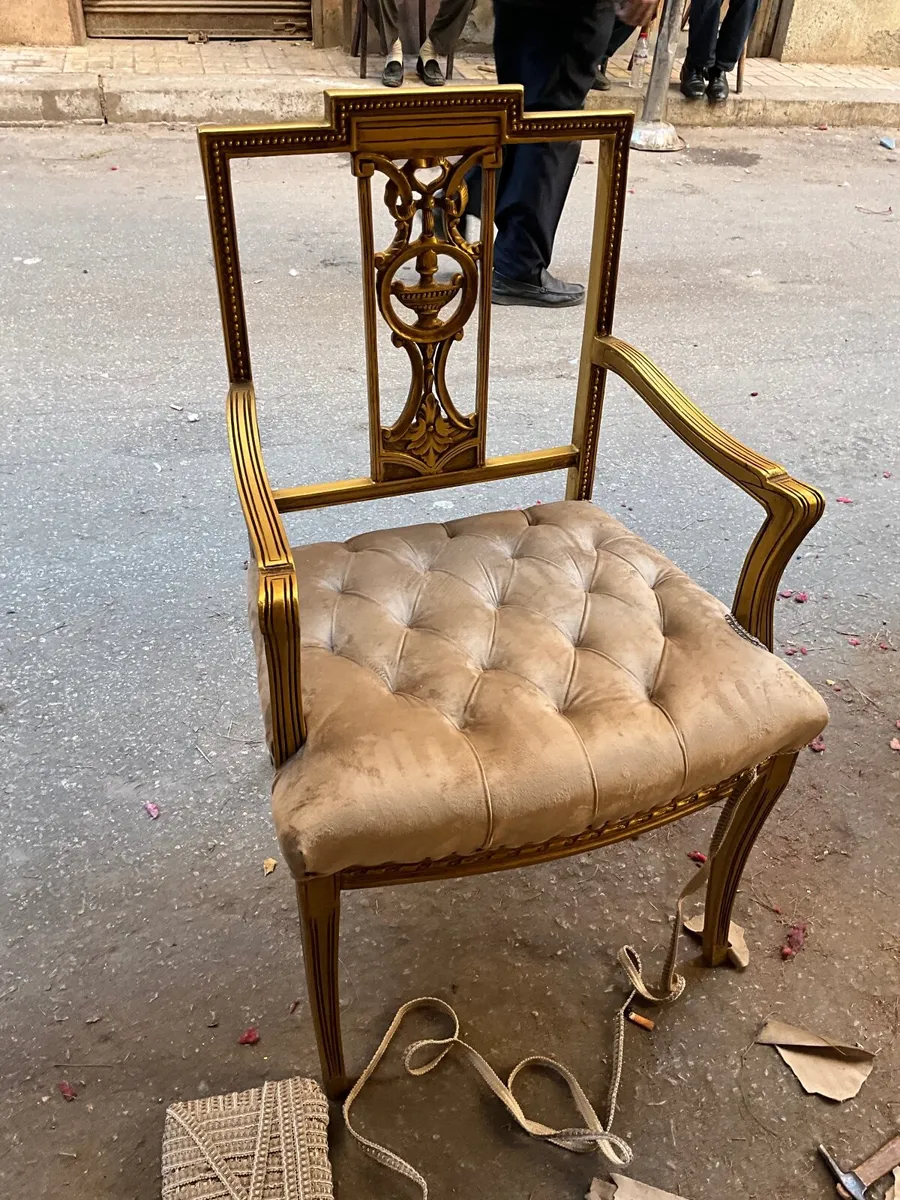 Very nice framed gilt chair