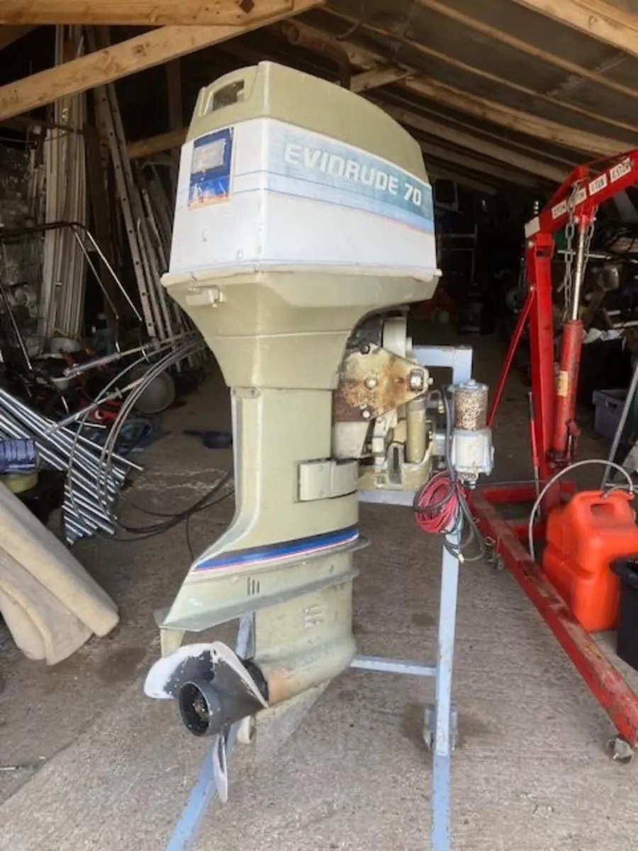 70 HP EVINRUDE  ENGINE TURNS OVER SPARES & REPAIRS - Image 2