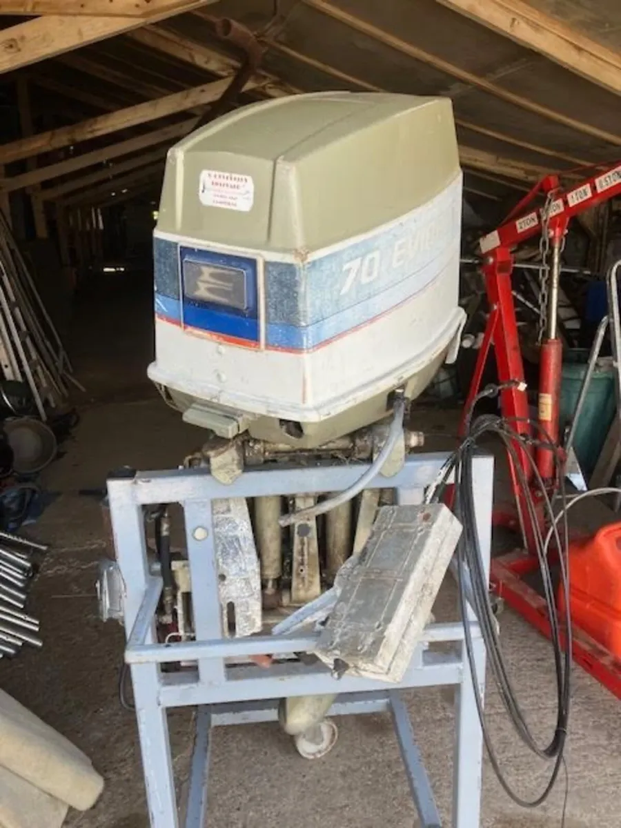 70 HP EVINRUDE  ENGINE TURNS OVER SPARES & REPAIRS - Image 4