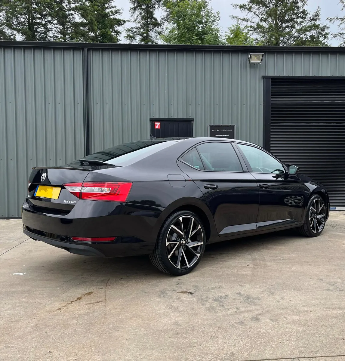 2018 Skoda Superb 2.0 TDI SE Tech DSG Auto - Image 3