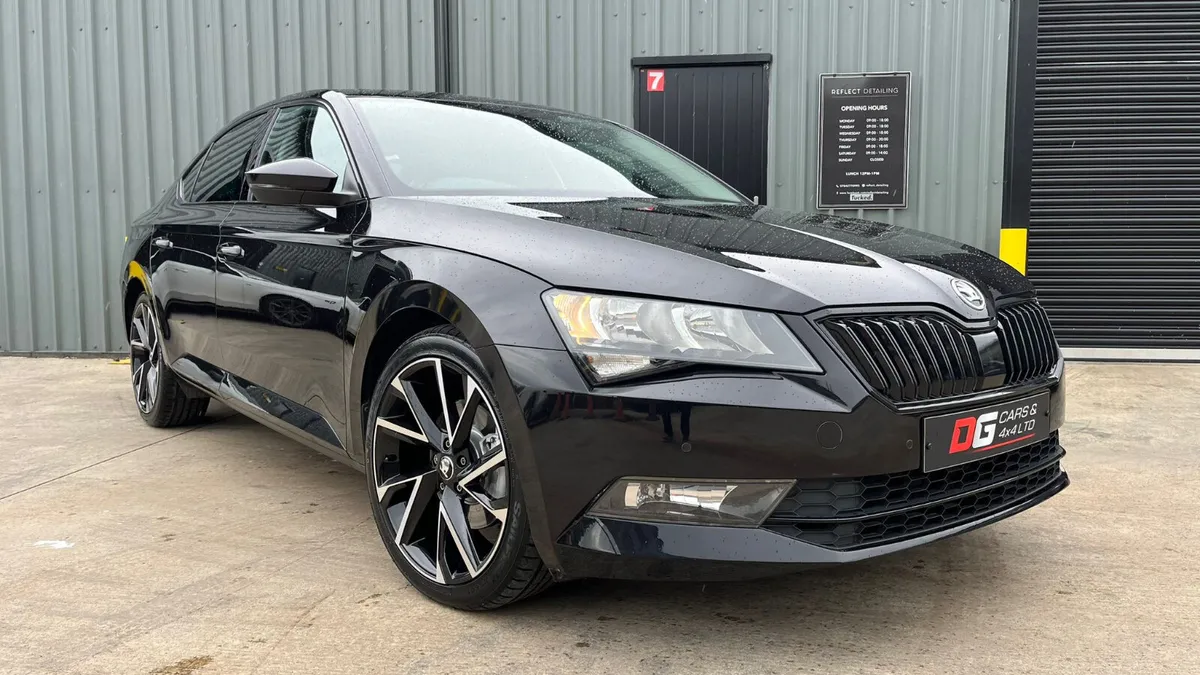 2018 Skoda Superb 2.0 TDI SE Tech DSG Auto - Image 2