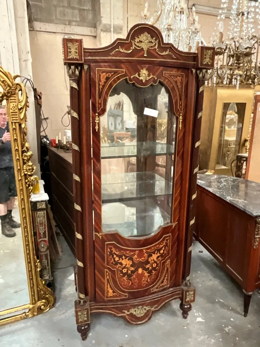 Vitrine glass case or cabinet - Image 2