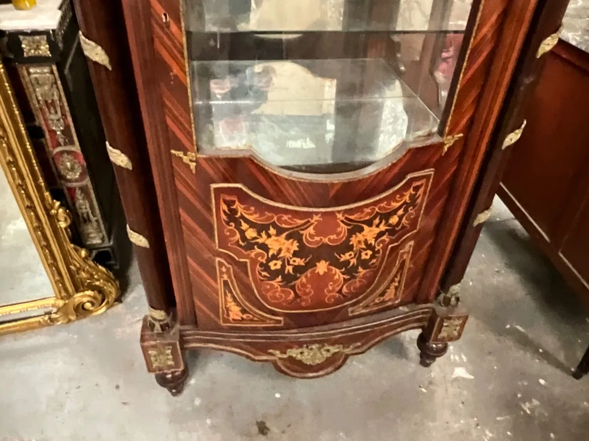 Vitrine glass case or cabinet - Image 4