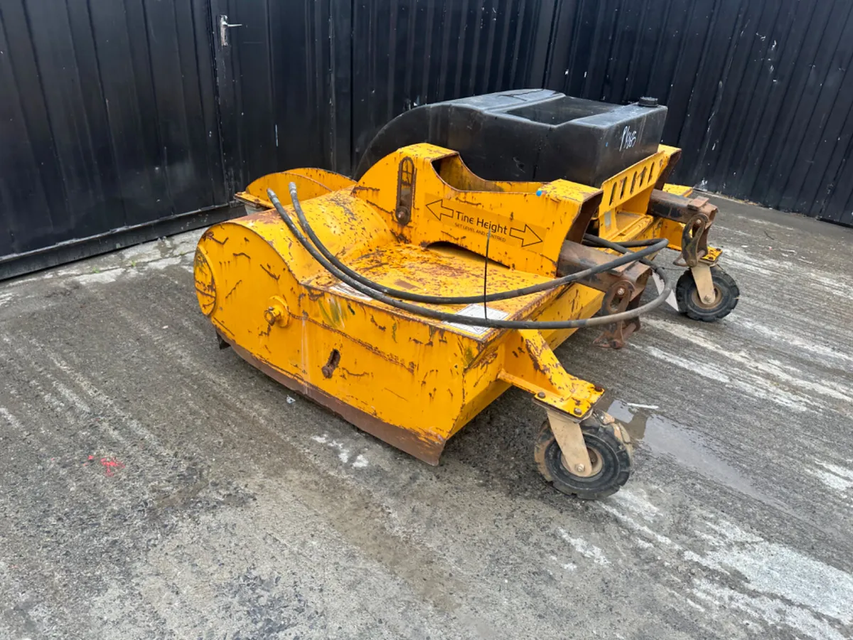 Eastern RS220 Hydraulic Sweeper - Image 1