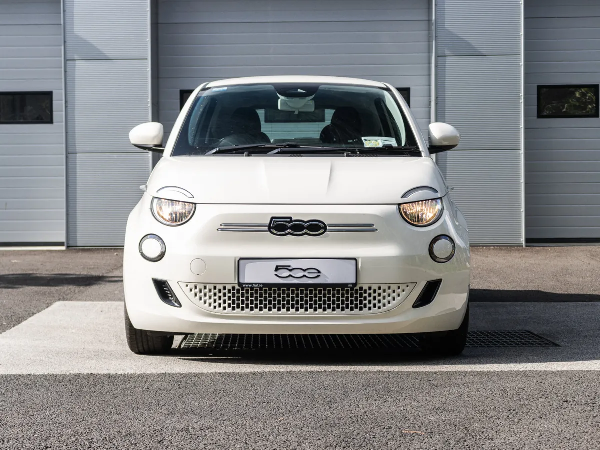 2023 Fiat 500e Icon - Image 3