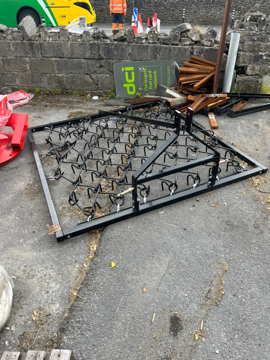 6ft chain harrow on frame - Image 2