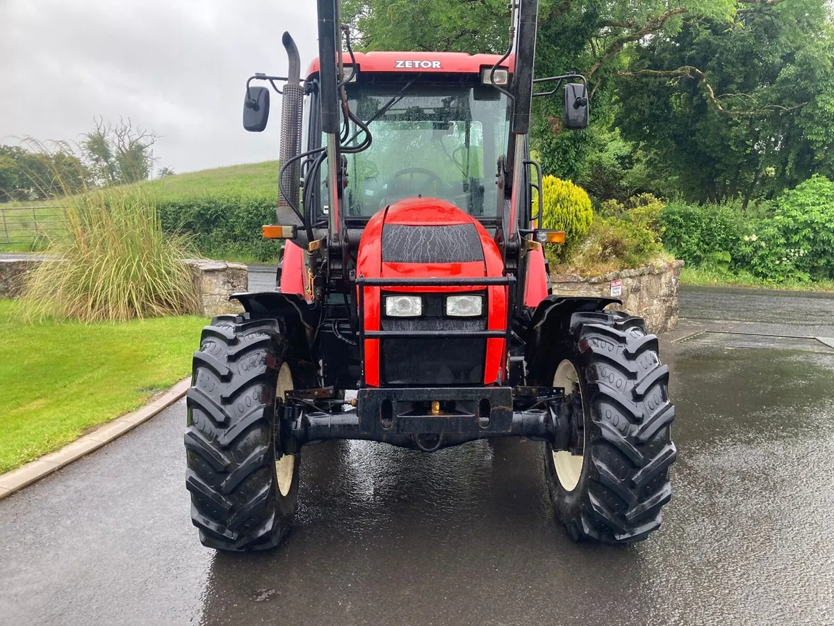 Zetor  4WD with Loader - Image 2