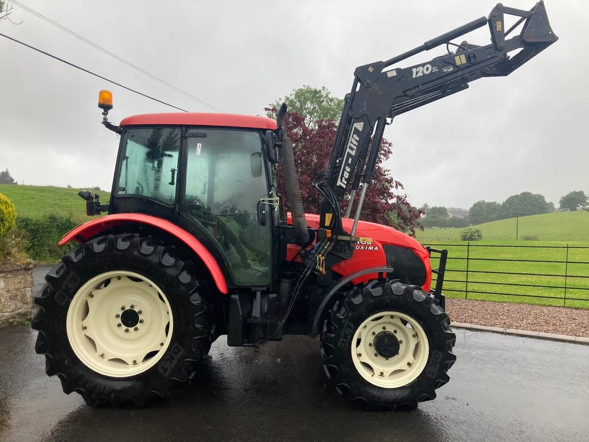 Zetor  4WD with Loader - Image 3