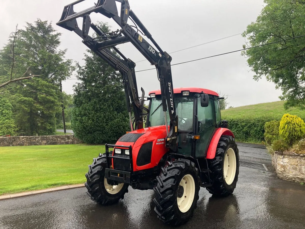 Zetor  4WD with Loader - Image 4