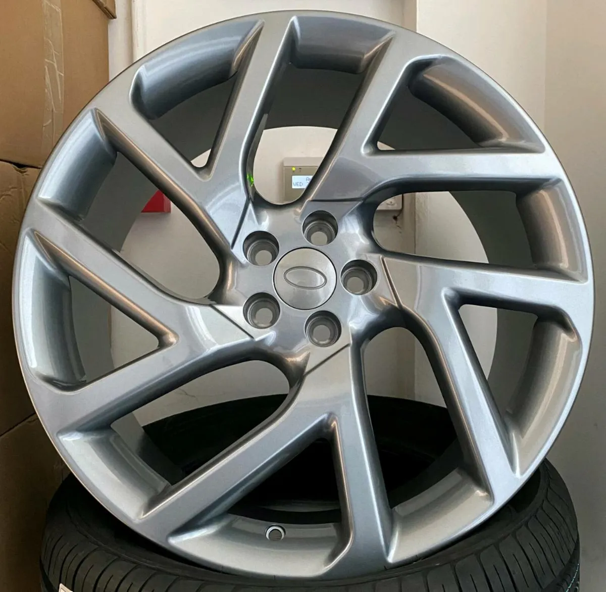 20" Velar Evoque Discovery Sport style Alloy wheel - Image 1