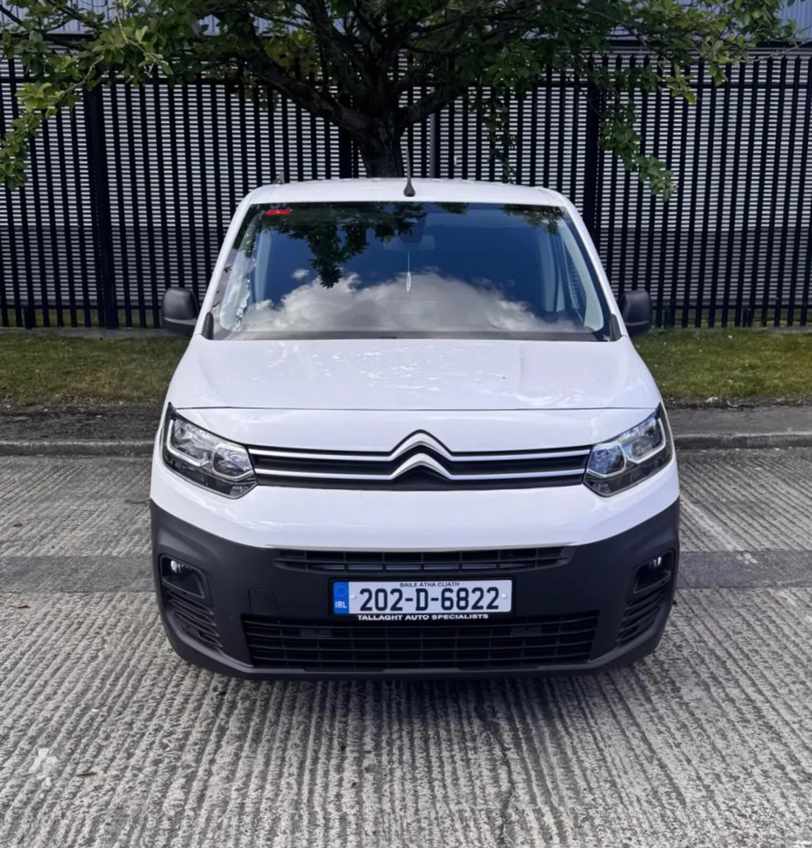 202 Citroen Berlingo Long Wheel Base 100Bhp - Image 2