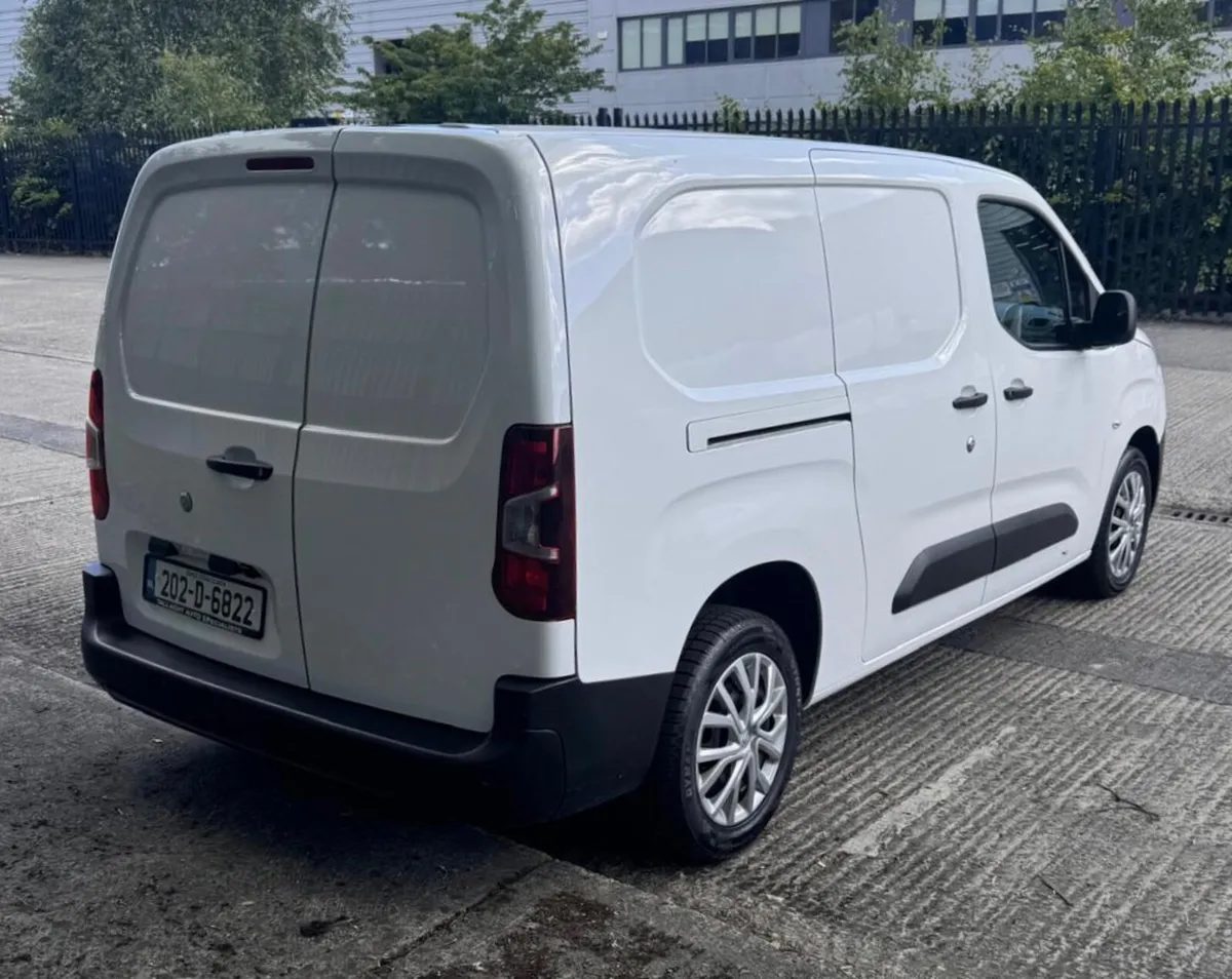 202 Citroen Berlingo Long Wheel Base 100Bhp - Image 4