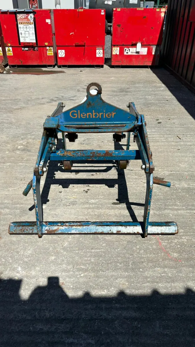 Choice of 3 Single Leaf Block Grabs - Image 2