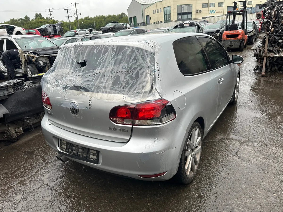 11 VOLKSWAGEN GOLF  GT 2.0 TDI FOR BREAKING - Image 4