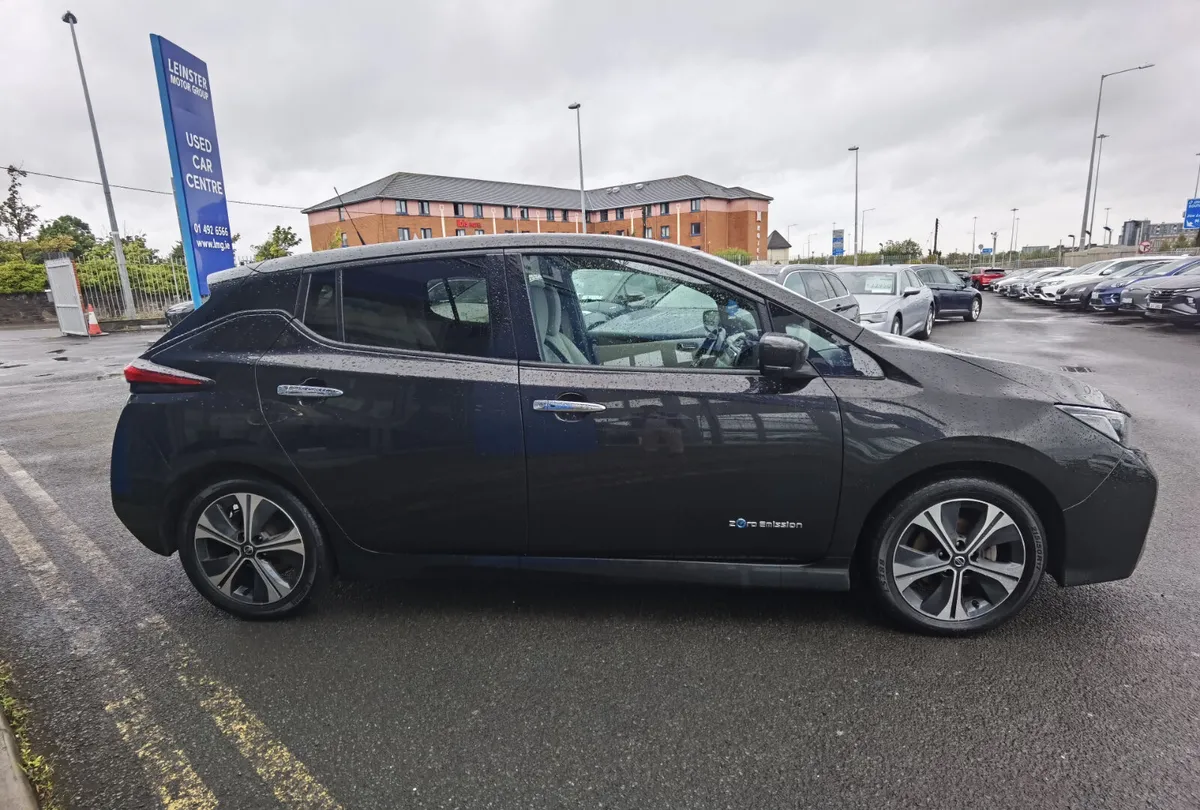 NISSAN LEAF 40KWH SV PREMIUM - Image 4