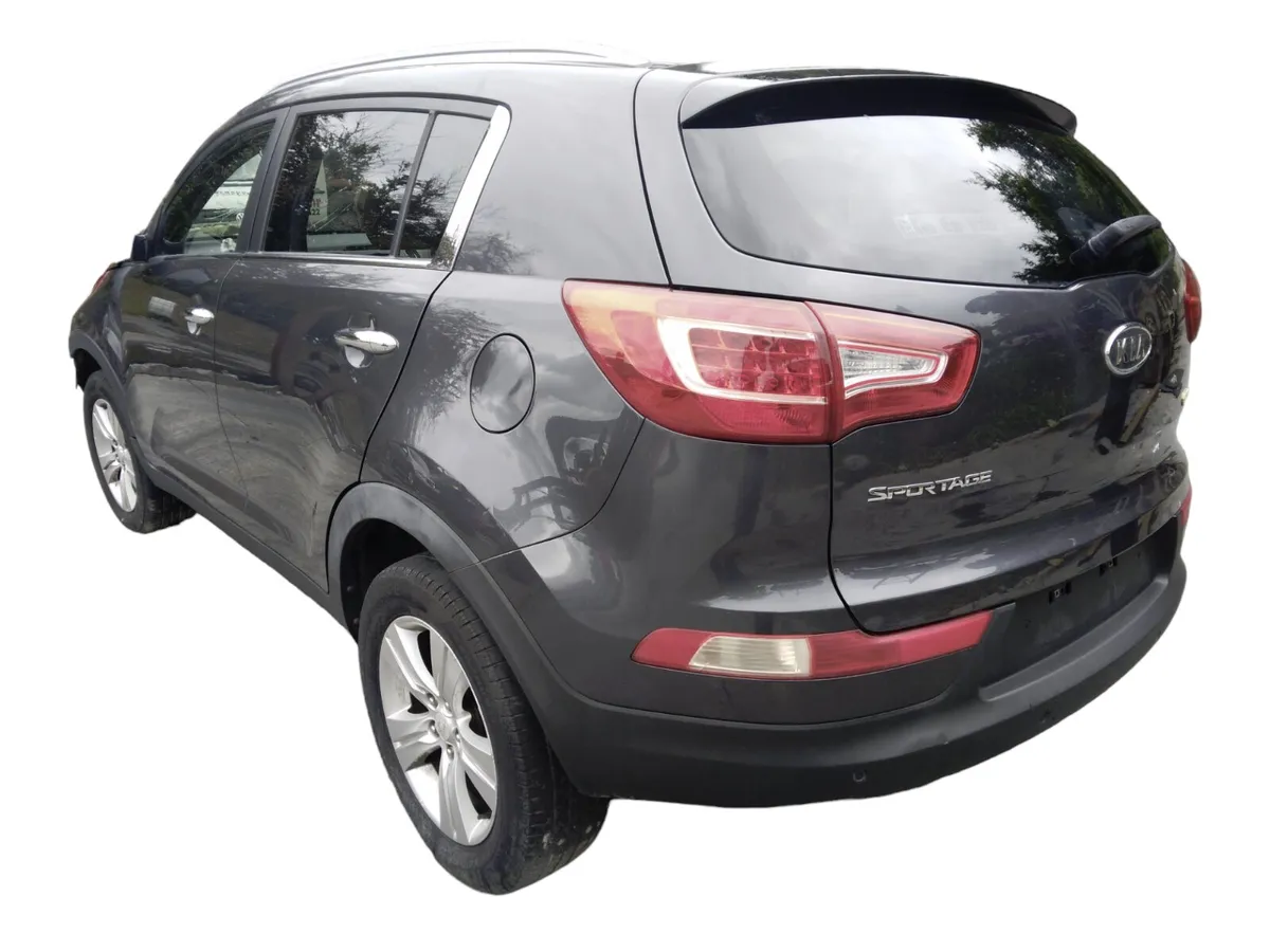 2011 KIA SPORTAGE For Breaking/Dismantling - Image 3