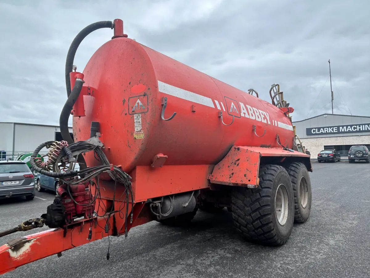 2019 Abbey 3500gal tank - Image 1