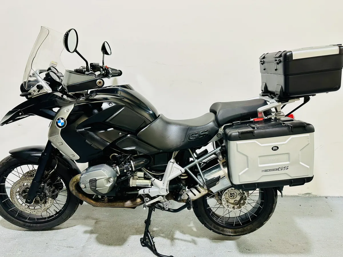 BMW GS 1200 TRIPLE BLACK - Image 1