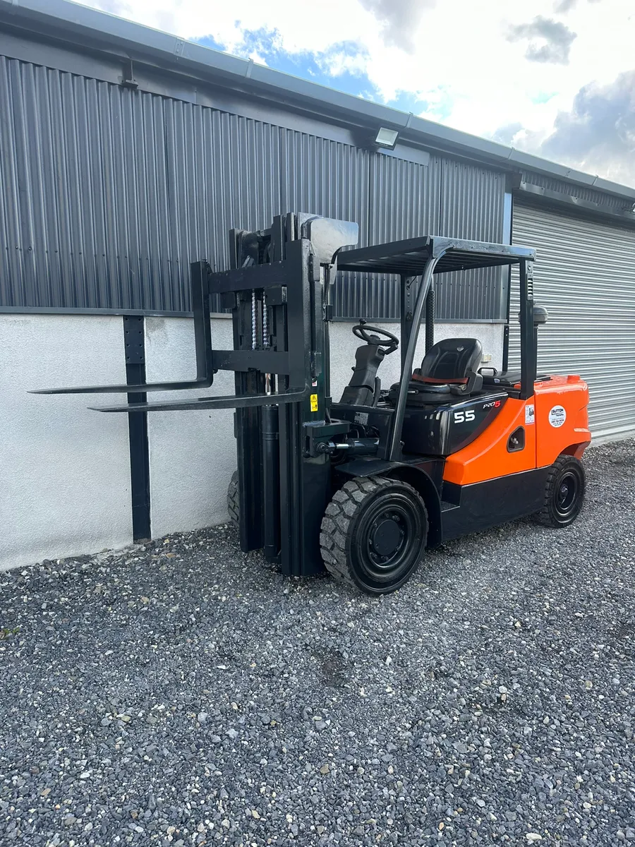 Doosan D55C-5 Forklift - Image 2