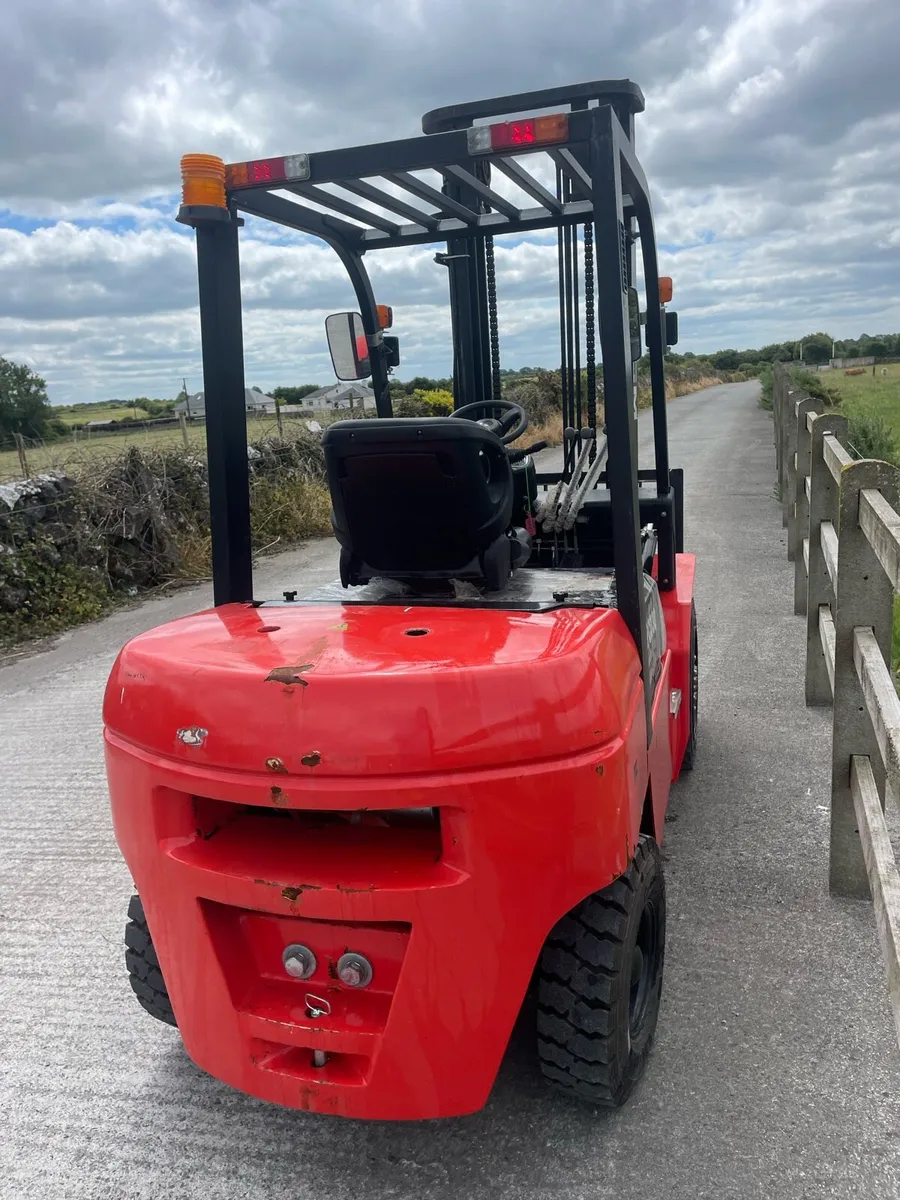 New LCCM 3t forklift for sale €12.500no offers - Image 3